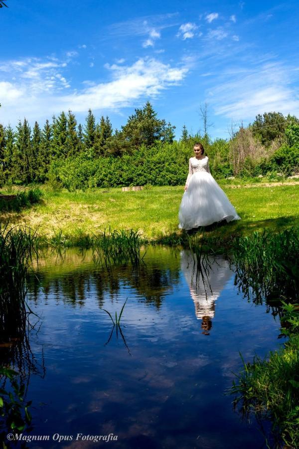 Pensjonat Agroturystyczny Pod Modrzewiem Bed and Breakfast Florczaki Esterno foto