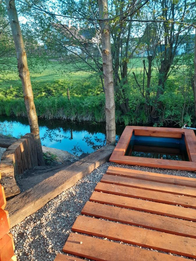 Pensjonat Agroturystyczny Pod Modrzewiem Bed and Breakfast Florczaki Esterno foto