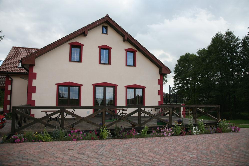 Pensjonat Agroturystyczny Pod Modrzewiem Bed and Breakfast Florczaki Esterno foto