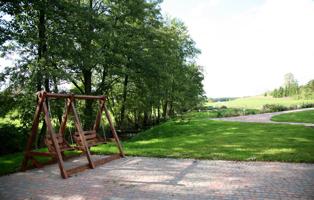 Pensjonat Agroturystyczny Pod Modrzewiem Bed and Breakfast Florczaki Esterno foto